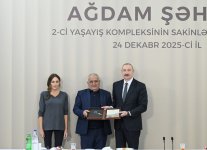Prezident İlham Əliyev və Birinci xanım Mehriban Əliyeva Ağdamda 2-ci yaşayış kompleksinin açılışında iştirak edib və sakinlərlə görüşüblər (FOTO/VİDEO) (YENİLƏNİB-3)