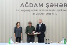 Prezident İlham Əliyev və Birinci xanım Mehriban Əliyeva Ağdamda 2-ci yaşayış kompleksinin açılışında iştirak edib və sakinlərlə görüşüblər (FOTO/VİDEO) (YENİLƏNİB-3)
