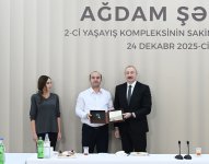 Prezident İlham Əliyev və Birinci xanım Mehriban Əliyeva Ağdamda 2-ci yaşayış kompleksinin açılışında iştirak edib və sakinlərlə görüşüblər (FOTO/VİDEO) (YENİLƏNİB-3)