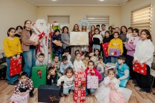 Heydər Əliyev Fondunun vitse-prezidenti Leyla Əliyeva, Arzu Əliyeva və Alena Əliyeva “Təmiz Dünya” sığınacağında yaşayan uşaqların bayram sevincinə şərik olublar (FOTO)