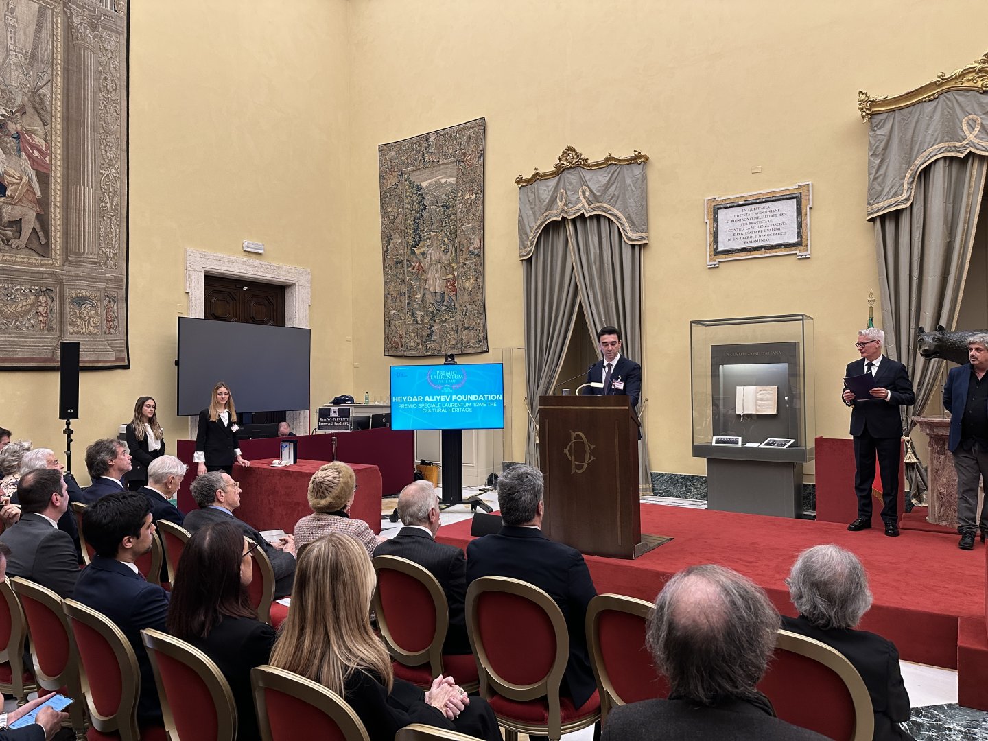 Heydər Əliyev Fondu İtaliyanın Laurentum mükafatı ilə təltif olunub (FOTO)