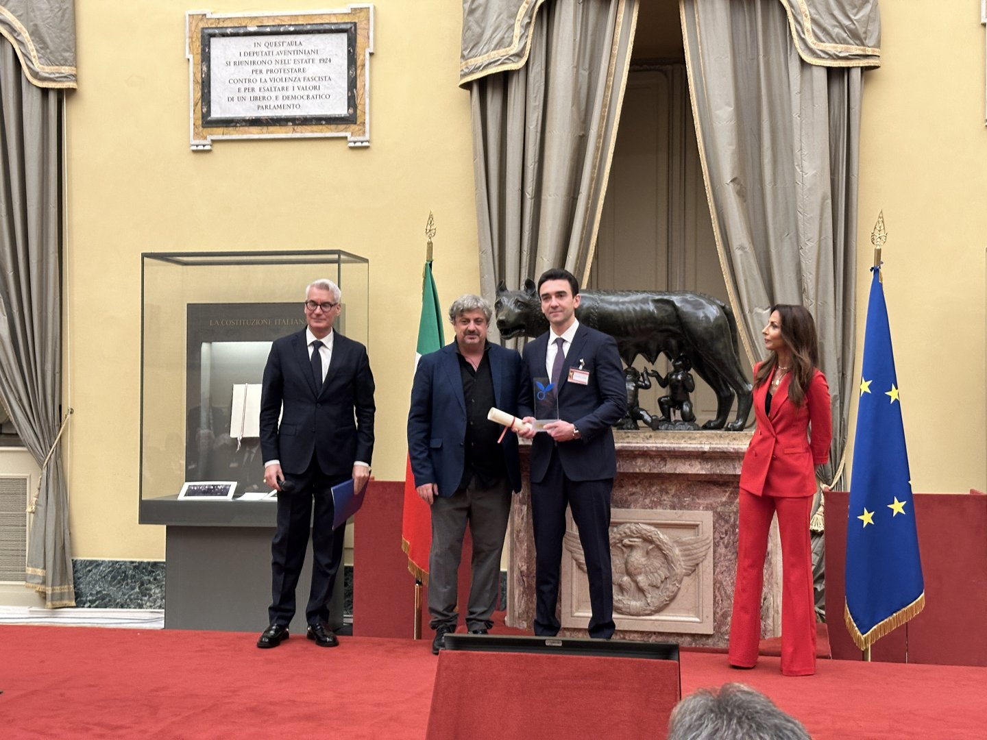 Heydər Əliyev Fondu İtaliyanın Laurentum mükafatı ilə təltif olunub (FOTO)