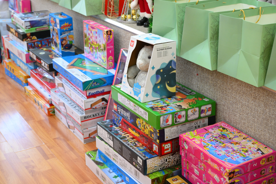 Heydər Əliyev Fondunun vitse-prezidenti Leyla Əliyeva, Arzu Əliyeva və Alena Əliyeva Bakı şəhəri 5 nömrəli internat tipli xüsusi ümumtəhsil məktəbində olublar (FOTO)