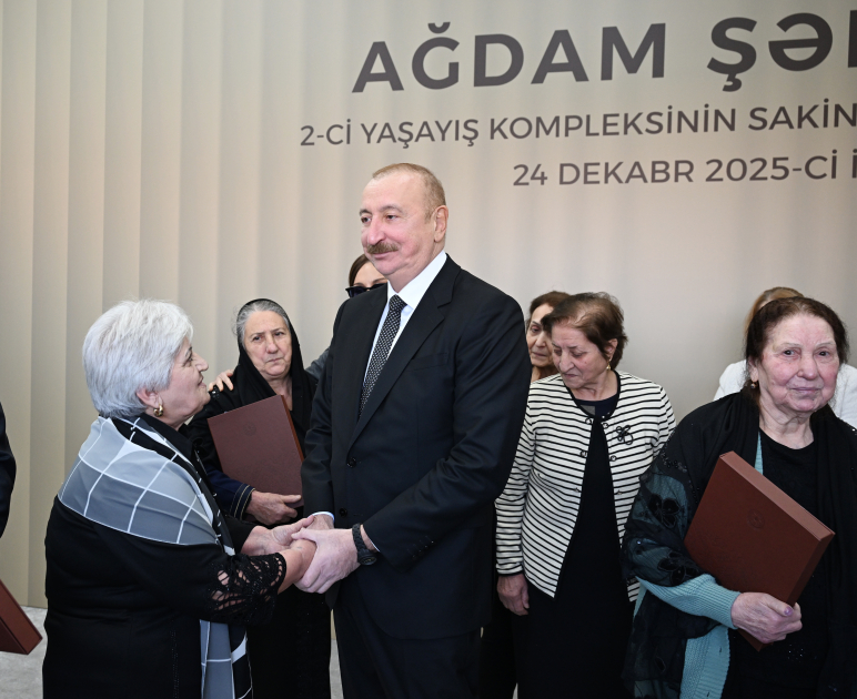 Prezident İlham Əliyev və Birinci xanım Mehriban Əliyeva Ağdamda 2-ci yaşayış kompleksinin açılışında iştirak edib və sakinlərlə görüşüblər (FOTO/VİDEO) (YENİLƏNİB-3)