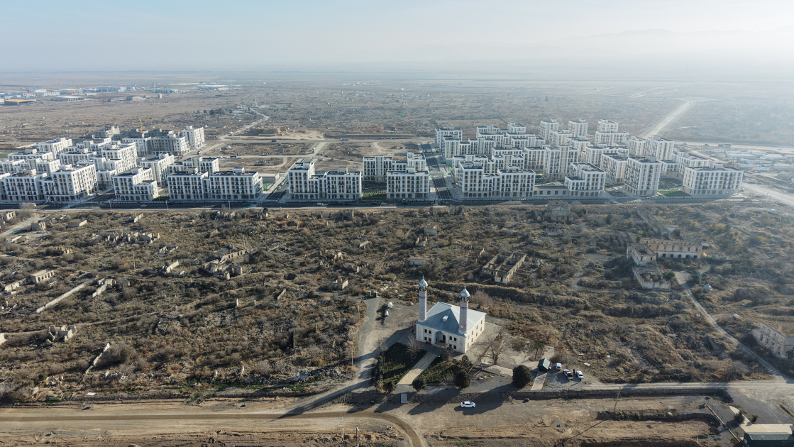 Prezident İlham Əliyev və Birinci xanım Mehriban Əliyeva Ağdamda 2-ci yaşayış kompleksinin açılışında iştirak edib və sakinlərlə görüşüblər (FOTO/VİDEO) (YENİLƏNİB-3)