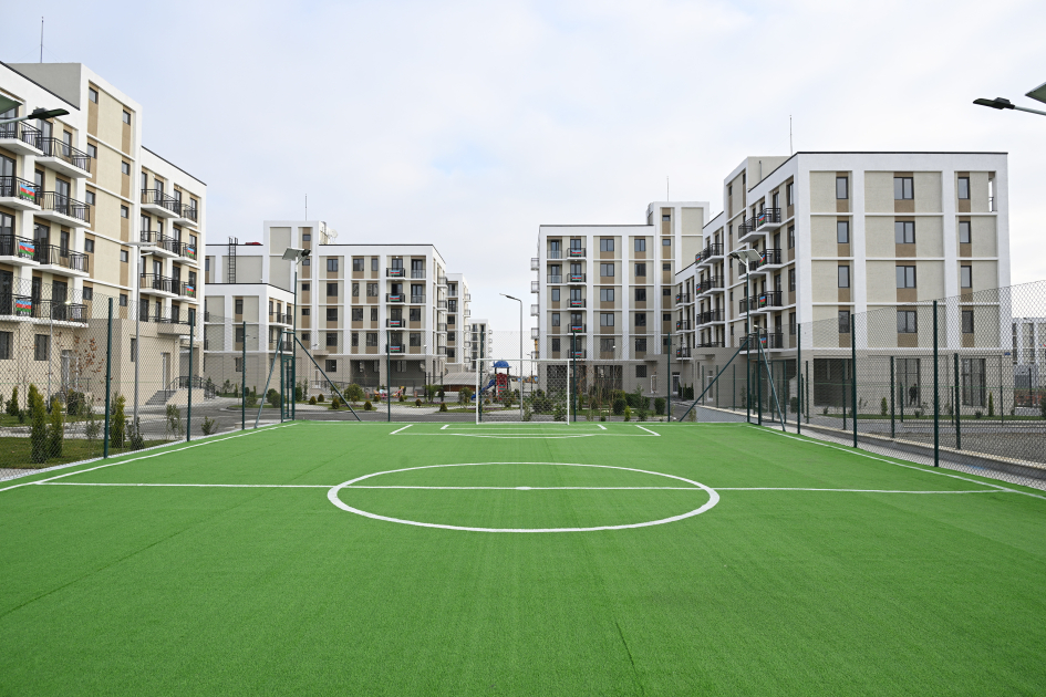 Prezident İlham Əliyev və Birinci xanım Mehriban Əliyeva Ağdamda 2-ci yaşayış kompleksinin açılışında iştirak edib və sakinlərlə görüşüblər (FOTO/VİDEO) (YENİLƏNİB-3)