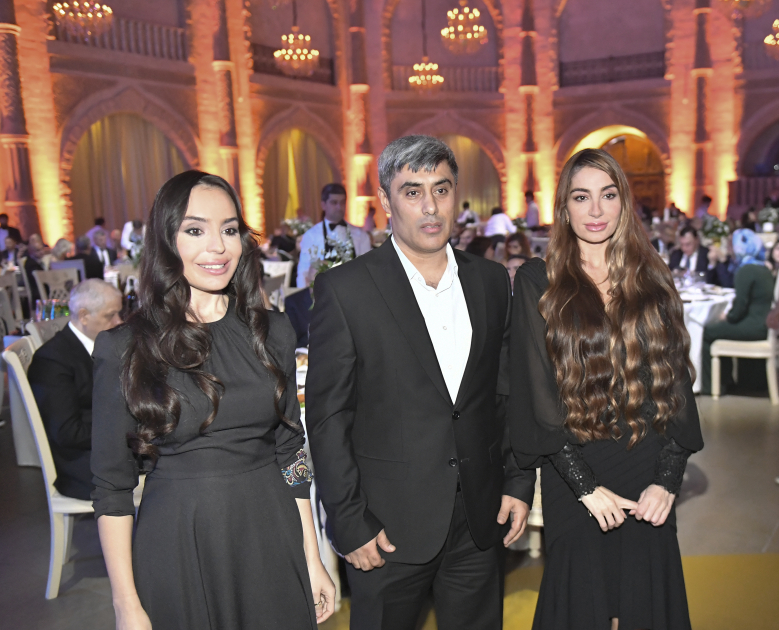 Heydər Əliyev Fondunun vitse-prezidenti Leyla Əliyeva və Bakı Media Mərkəzinin rəhbəri Arzu Əliyeva ilin idman yekunları ilə bağlı qala mərasimində iştirak ediblər (FOTO)