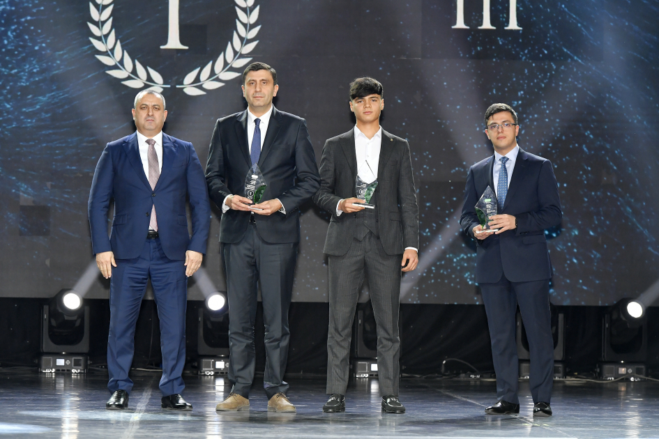 Heydər Əliyev Fondunun vitse-prezidenti Leyla Əliyeva və Bakı Media Mərkəzinin rəhbəri Arzu Əliyeva ilin idman yekunları ilə bağlı qala mərasimində iştirak ediblər (FOTO)