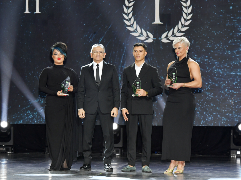 Heydər Əliyev Fondunun vitse-prezidenti Leyla Əliyeva və Bakı Media Mərkəzinin rəhbəri Arzu Əliyeva ilin idman yekunları ilə bağlı qala mərasimində iştirak ediblər (FOTO)