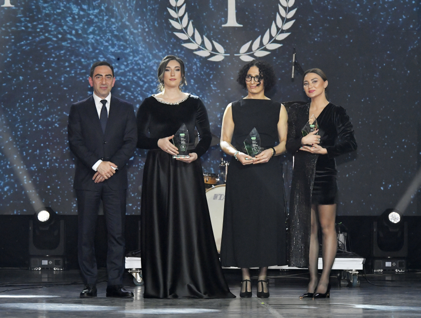 Heydər Əliyev Fondunun vitse-prezidenti Leyla Əliyeva və Bakı Media Mərkəzinin rəhbəri Arzu Əliyeva ilin idman yekunları ilə bağlı qala mərasimində iştirak ediblər (FOTO)