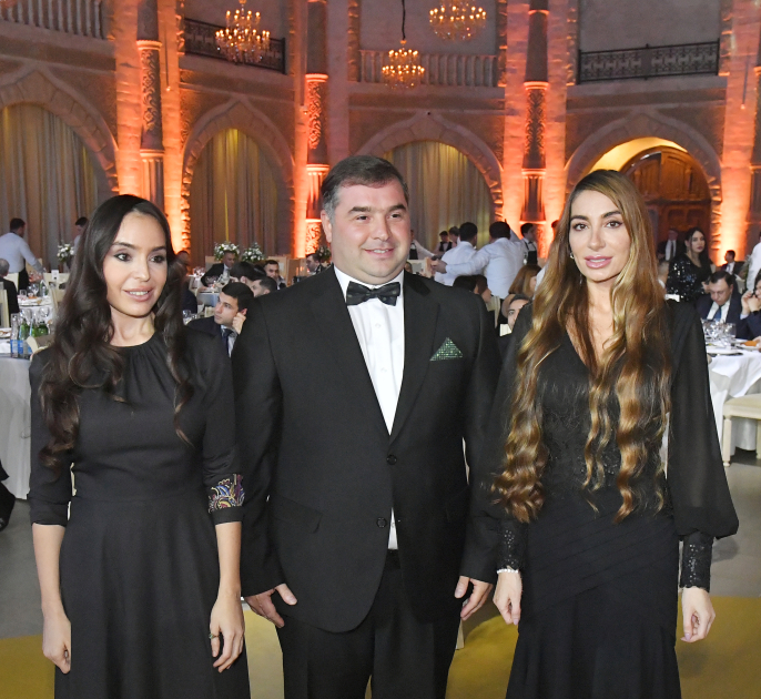 Heydər Əliyev Fondunun vitse-prezidenti Leyla Əliyeva və Bakı Media Mərkəzinin rəhbəri Arzu Əliyeva ilin idman yekunları ilə bağlı qala mərasimində iştirak ediblər (FOTO)