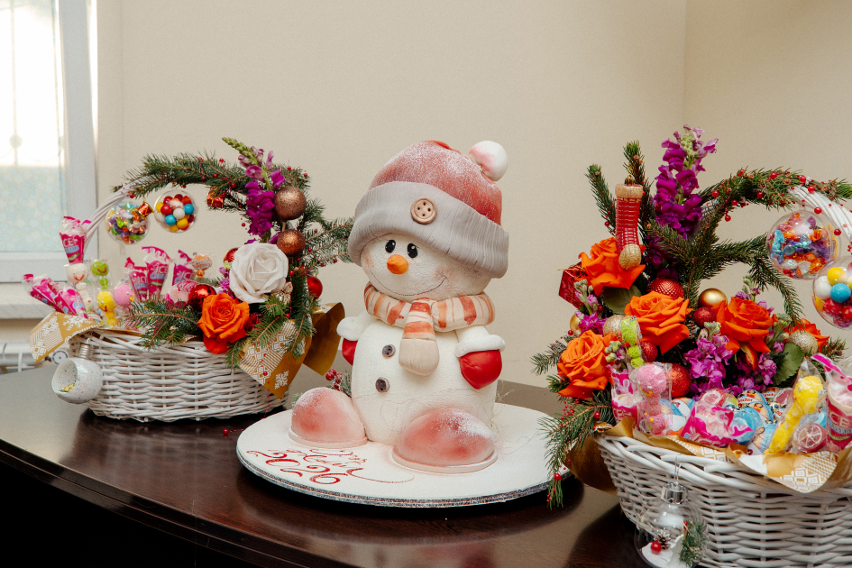 Heydər Əliyev Fondunun vitse-prezidenti Leyla Əliyeva, Arzu Əliyeva və Alena Əliyeva “Təmiz Dünya” sığınacağında yaşayan uşaqların bayram sevincinə şərik olublar (FOTO)