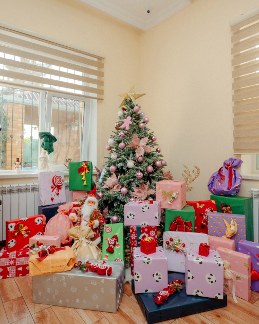 Heydər Əliyev Fondunun vitse-prezidenti Leyla Əliyeva, Arzu Əliyeva və Alena Əliyeva “Təmiz Dünya” sığınacağında yaşayan uşaqların bayram sevincinə şərik olublar (FOTO)