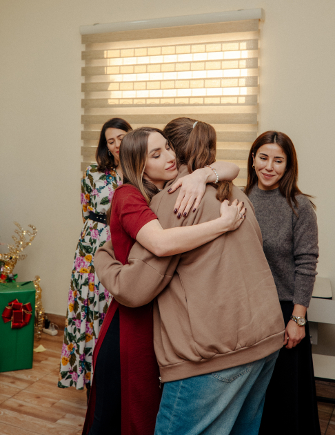 Heydər Əliyev Fondunun vitse-prezidenti Leyla Əliyeva, Arzu Əliyeva və Alena Əliyeva “Təmiz Dünya” sığınacağında yaşayan uşaqların bayram sevincinə şərik olublar (FOTO)