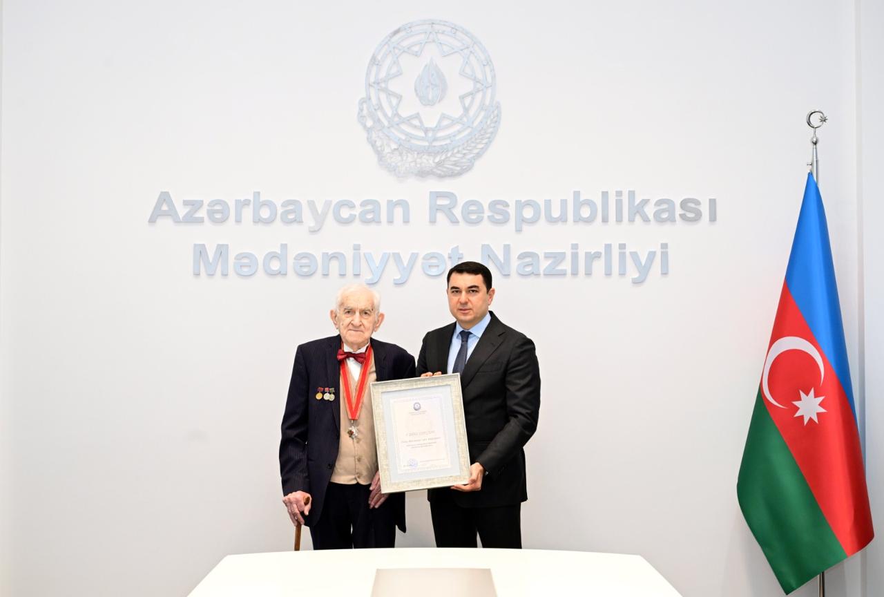 Mədəniyyət xadimlərinə dövlət təltifləri təqdim olunub (FOTO)