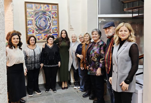 Heydər Əliyev Fondunun vitse-prezidenti Leyla Əliyeva “YAŞA” Mərkəzində yaşlı nəslin nümayəndələri ilə görüşüb (FOTO)