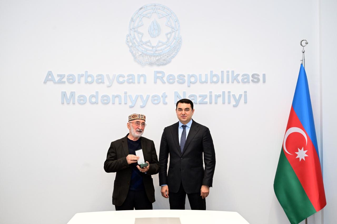 Mədəniyyət xadimlərinə dövlət təltifləri təqdim olunub (FOTO)
