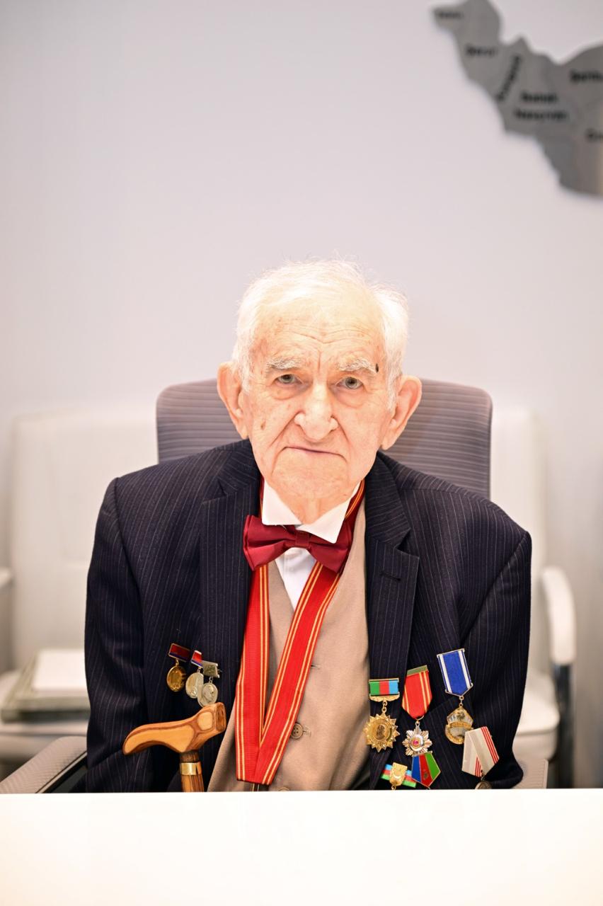 Mədəniyyət xadimlərinə dövlət təltifləri təqdim olunub (FOTO)