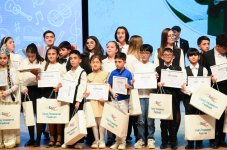 Leyla Əliyeva və Alena Əliyeva Uşaq İncəsənət Festivalının yekun mükafatlandırma mərasimində iştirak ediblər (FOTO)