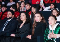 Leyla Əliyeva və Alena Əliyeva Uşaq İncəsənət Festivalının yekun mükafatlandırma mərasimində iştirak ediblər (FOTO)