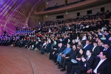 Leyla Əliyeva və Alena Əliyeva Uşaq İncəsənət Festivalının yekun mükafatlandırma mərasimində iştirak ediblər (FOTO)