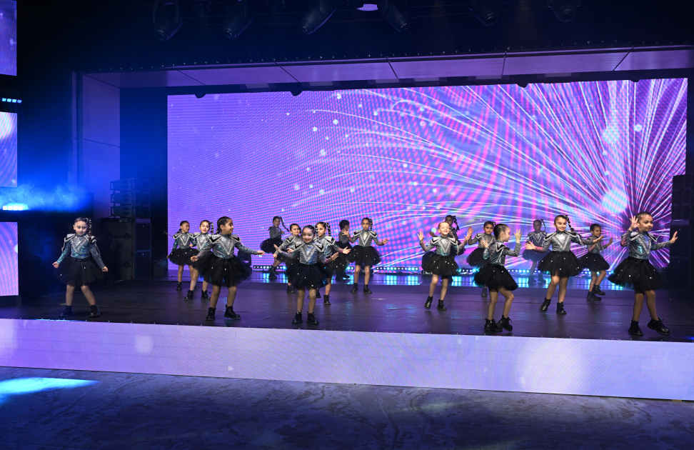 Heydər Əliyev Fondunun vitse-prezidenti Leyla Əliyeva, Arzu Əliyeva və Alena Əliyeva uşaqlar üçün təşkil olunan bayram şənliyində iştirak ediblər (FOTO)