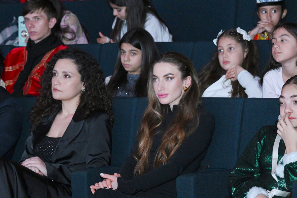 Leyla Əliyeva və Alena Əliyeva Uşaq İncəsənət Festivalının yekun mükafatlandırma mərasimində iştirak ediblər (FOTO)