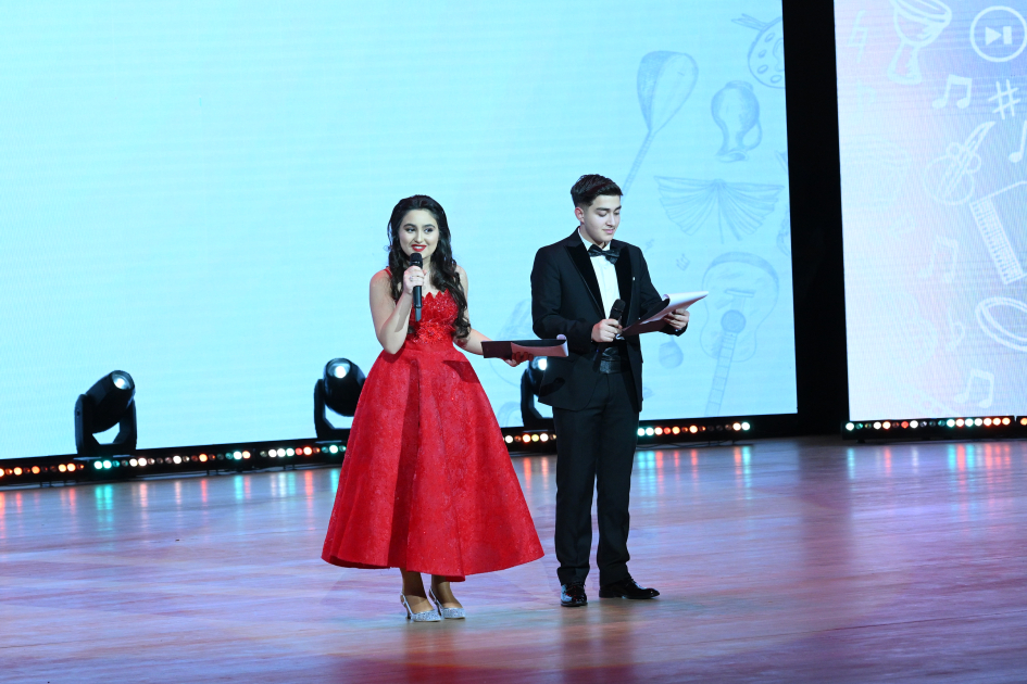 Leyla Əliyeva və Alena Əliyeva Uşaq İncəsənət Festivalının yekun mükafatlandırma mərasimində iştirak ediblər (FOTO)