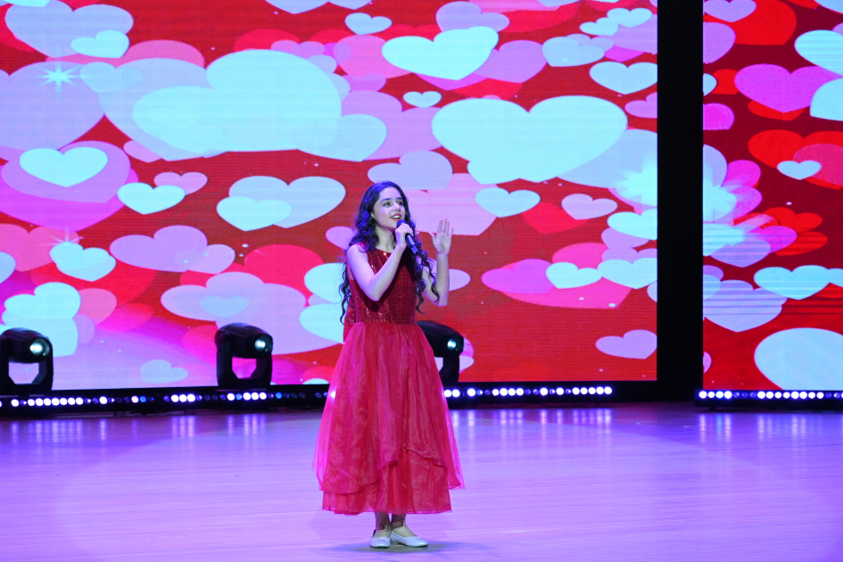 Leyla Əliyeva və Alena Əliyeva Uşaq İncəsənət Festivalının yekun mükafatlandırma mərasimində iştirak ediblər (FOTO)