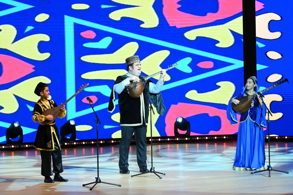 Leyla Əliyeva və Alena Əliyeva Uşaq İncəsənət Festivalının yekun mükafatlandırma mərasimində iştirak ediblər (FOTO)