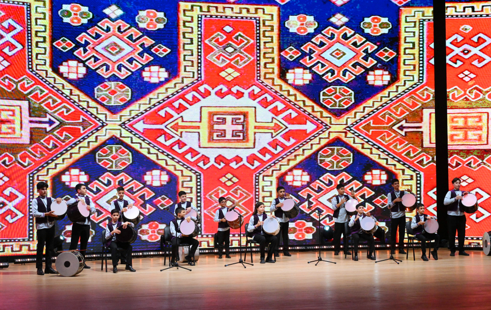 Leyla Əliyeva və Alena Əliyeva Uşaq İncəsənət Festivalının yekun mükafatlandırma mərasimində iştirak ediblər (FOTO)