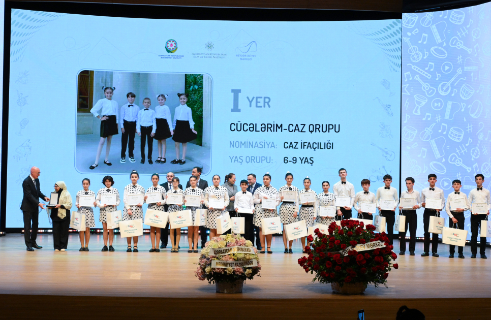 Leyla Əliyeva və Alena Əliyeva Uşaq İncəsənət Festivalının yekun mükafatlandırma mərasimində iştirak ediblər (FOTO)