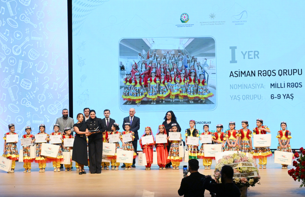 Leyla Əliyeva və Alena Əliyeva Uşaq İncəsənət Festivalının yekun mükafatlandırma mərasimində iştirak ediblər (FOTO)
