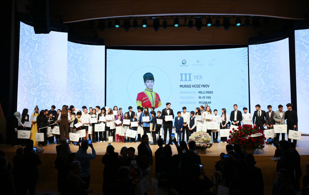 Leyla Əliyeva və Alena Əliyeva Uşaq İncəsənət Festivalının yekun mükafatlandırma mərasimində iştirak ediblər (FOTO)