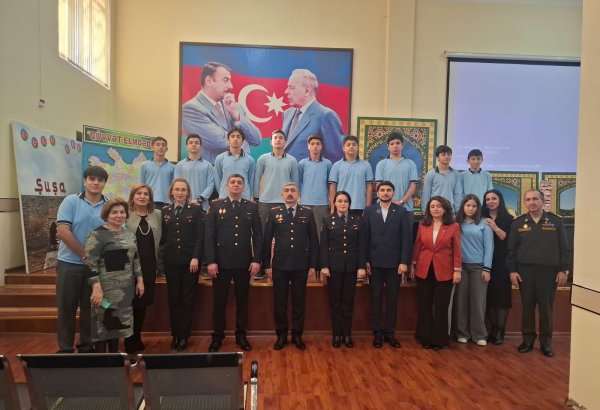 Polis Nəsimi rayonunda məktəblilərlə görüş keçirib (FOTO)