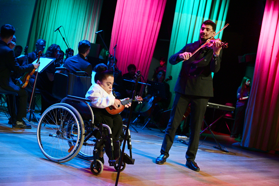 Heydər Əliyev Fondunun vitse-prezidenti Leyla Əliyeva və Alena Əliyeva DOST İnklüziv İnkişaf və Yaradıcılıq Mərkəzini ziyarət ediblər (FOTO)