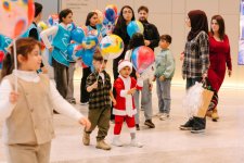 Heydər Əliyev Fondunun vitse-prezidenti Leyla Əliyevanın təşəbbüsü ilə xüsusi qayğıya ehtiyacı olan uşaqlar üçün “Cırtdan Meqa Şousu” təşkil olunub (FOTO)