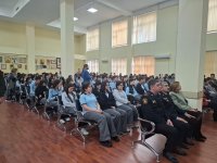 Polis Nəsimi rayonunda məktəblilərlə görüş keçirib (FOTO)