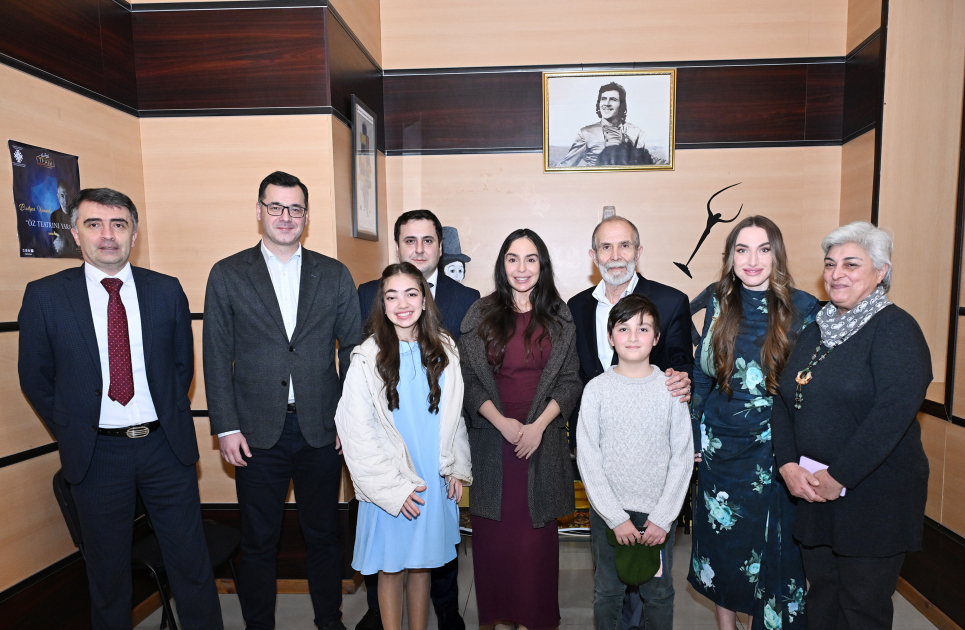 Heydər Əliyev Fondunun vitse-prezidenti Leyla Əliyeva və Alena Əliyeva “Romeo və Cülyetta” tamaşasını izləyiblər (FOTO)