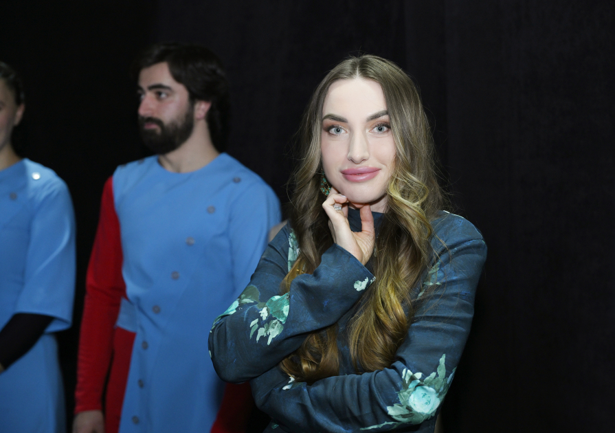 Heydər Əliyev Fondunun vitse-prezidenti Leyla Əliyeva və Alena Əliyeva “Romeo və Cülyetta” tamaşasını izləyiblər (FOTO)