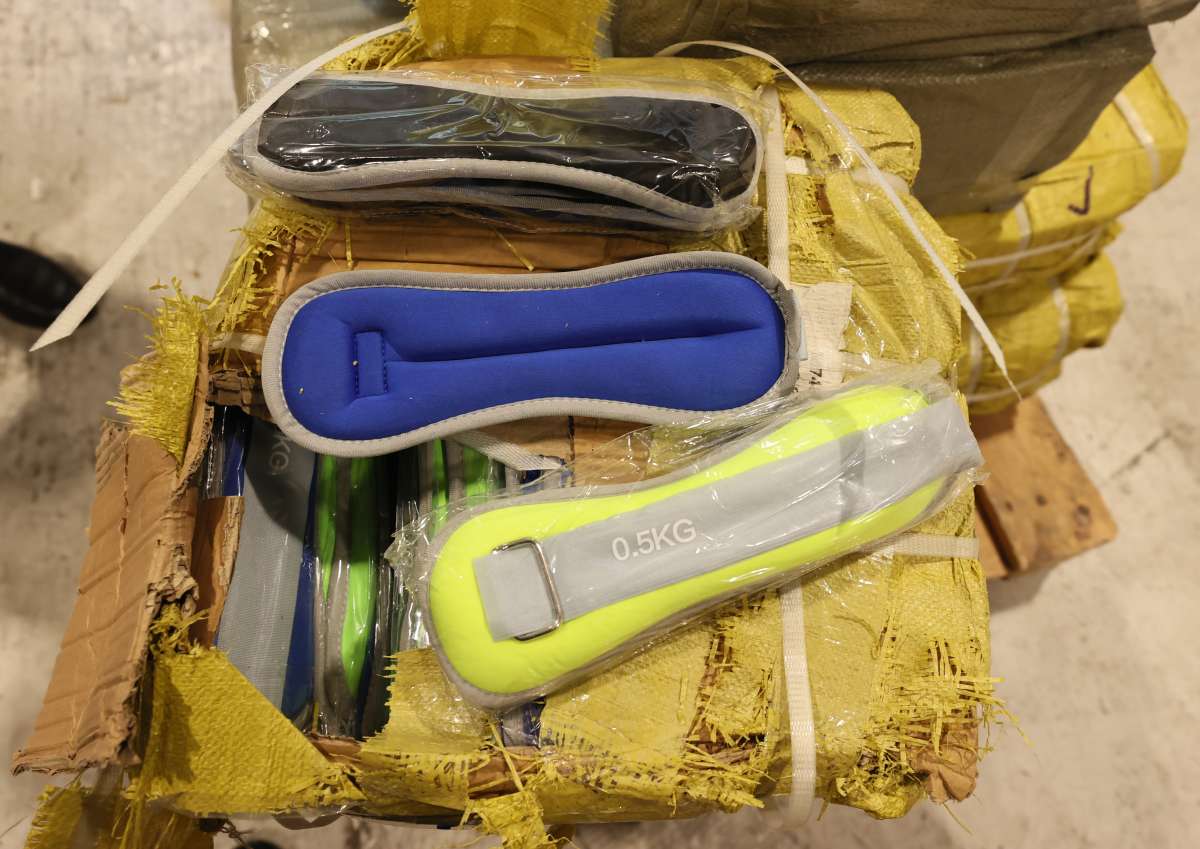 “Uşaq oyuncaqları” yükündən bəyan olunmayan mallar aşkar edildi (FOTO)