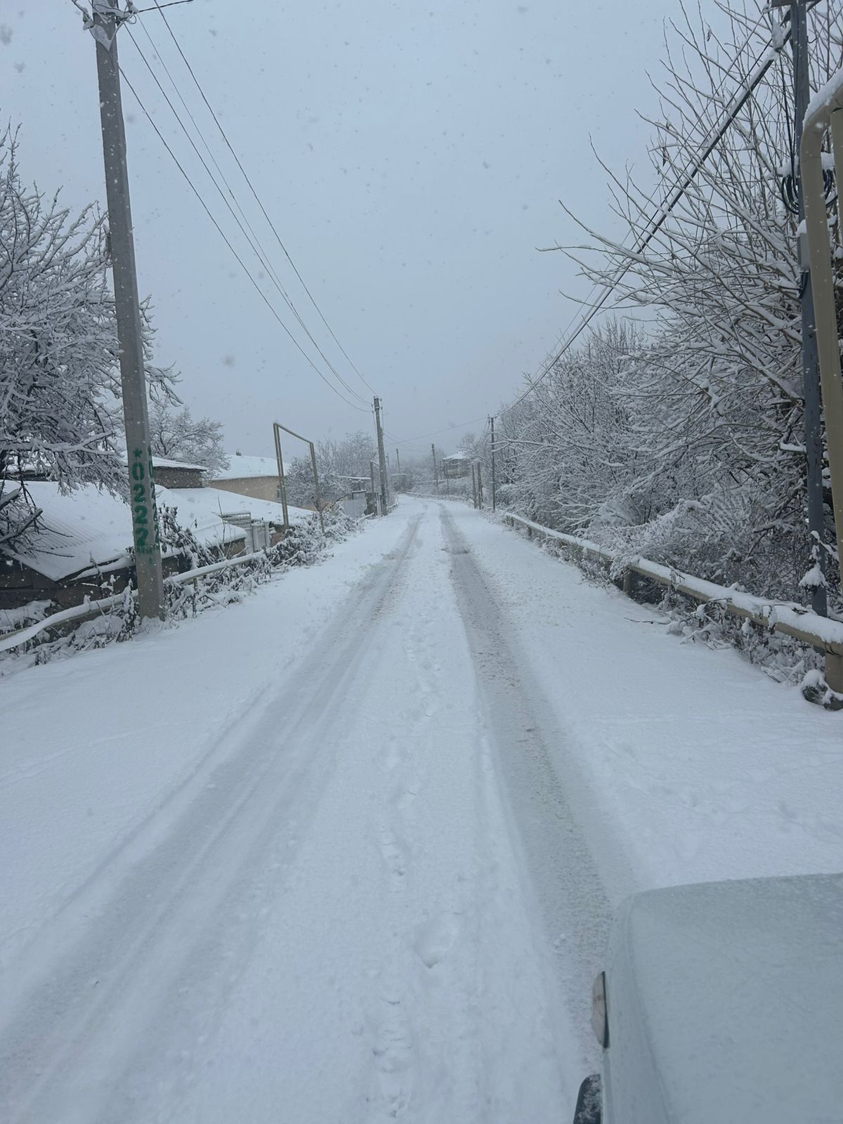 Ağdərədə yollar xüsusi texnikalarla təmizlənir (FOTO)
