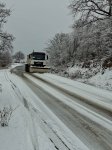 Ağdərədə yollar xüsusi texnikalarla təmizlənir (FOTO)