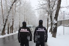 DİN əməkdaşları hava şəraiti ilə əlaqədar gücləndirilmiş rejimdə xidmət aparırlar (FOTO)