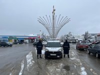 DİN əməkdaşları hava şəraiti ilə əlaqədar gücləndirilmiş rejimdə xidmət aparırlar (FOTO)