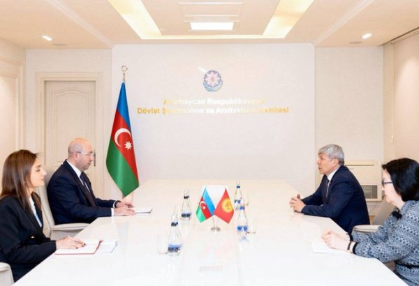 Azərbaycan və Qırğızıstan şəhərsalma-memarlıq sahəsində əməkdaşlıq məsələlərini müzakirə ediblər (FOTO/YENİLƏNİB)