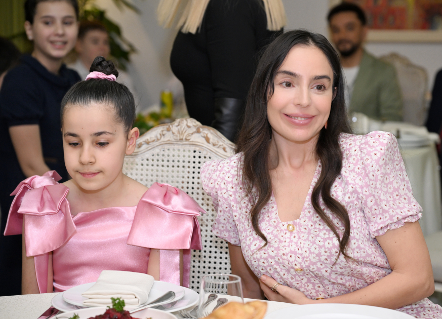 Heydər Əliyev Fondunun vitse-prezidenti Leyla Əliyeva, Bakı Media Mərkəzinin rəhbəri Arzu Əliyeva və Alena Əliyeva xüsusi qayğıya ehtiyacı olan uşaqlar üçün təşkil olunan bayram şənliyində iştirak ediblər (FOTO)