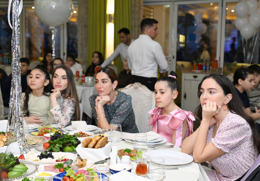 Heydər Əliyev Fondunun vitse-prezidenti Leyla Əliyeva, Bakı Media Mərkəzinin rəhbəri Arzu Əliyeva və Alena Əliyeva xüsusi qayğıya ehtiyacı olan uşaqlar üçün təşkil olunan bayram şənliyində iştirak ediblər (FOTO)