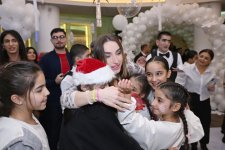 Heydər Əliyev Fondunun vitse-prezidenti Leyla Əliyeva, Bakı Media Mərkəzinin rəhbəri Arzu Əliyeva və Alena Əliyeva xüsusi qayğıya ehtiyacı olan uşaqlar üçün təşkil olunan bayram şənliyində iştirak ediblər (FOTO)