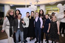 Heydər Əliyev Fondunun vitse-prezidenti Leyla Əliyeva, Bakı Media Mərkəzinin rəhbəri Arzu Əliyeva və Alena Əliyeva xüsusi qayğıya ehtiyacı olan uşaqlar üçün təşkil olunan bayram şənliyində iştirak ediblər (FOTO)